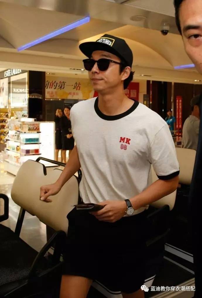 王源演唱会穿秀禾服,王源沸腾之夜黑西装