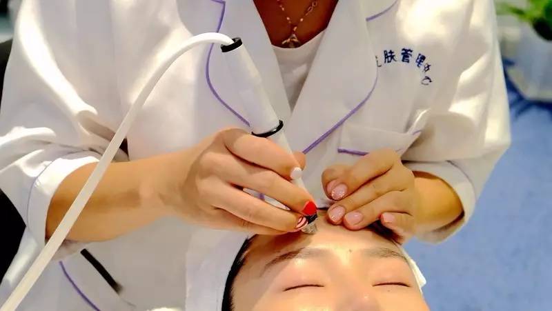 高圆圆用的美容仪,高圆圆探店