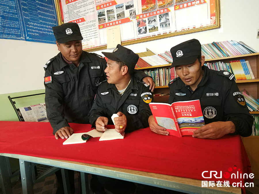 【微观那曲】唐古拉山口的“天路卫士”