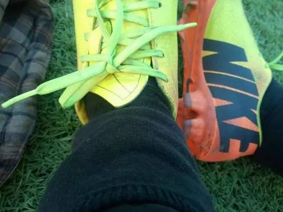 niketempo系列足球鞋,关于球鞋