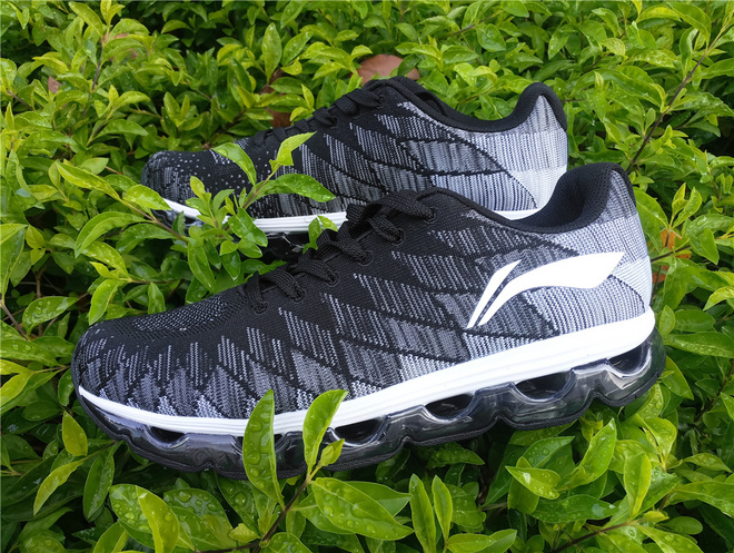 李宁弧型跑鞋,李宁跑鞋大绝影测评