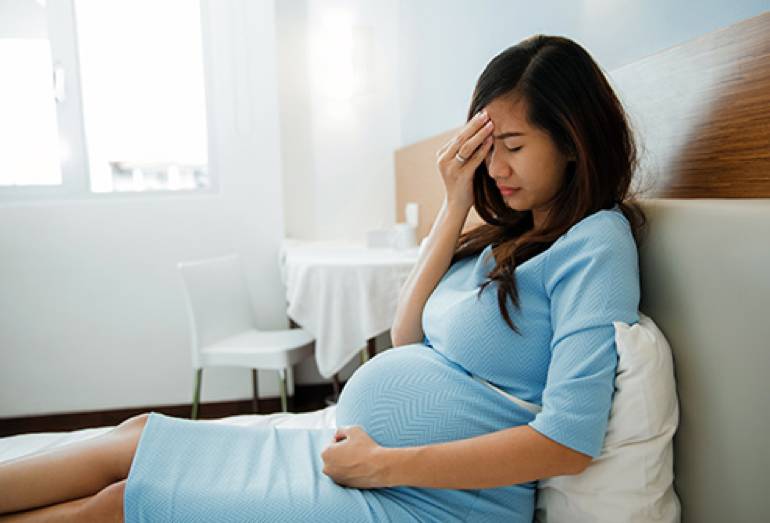 为什么脚肿了晚上特别疼,为什么坐久了腿肿脚肿