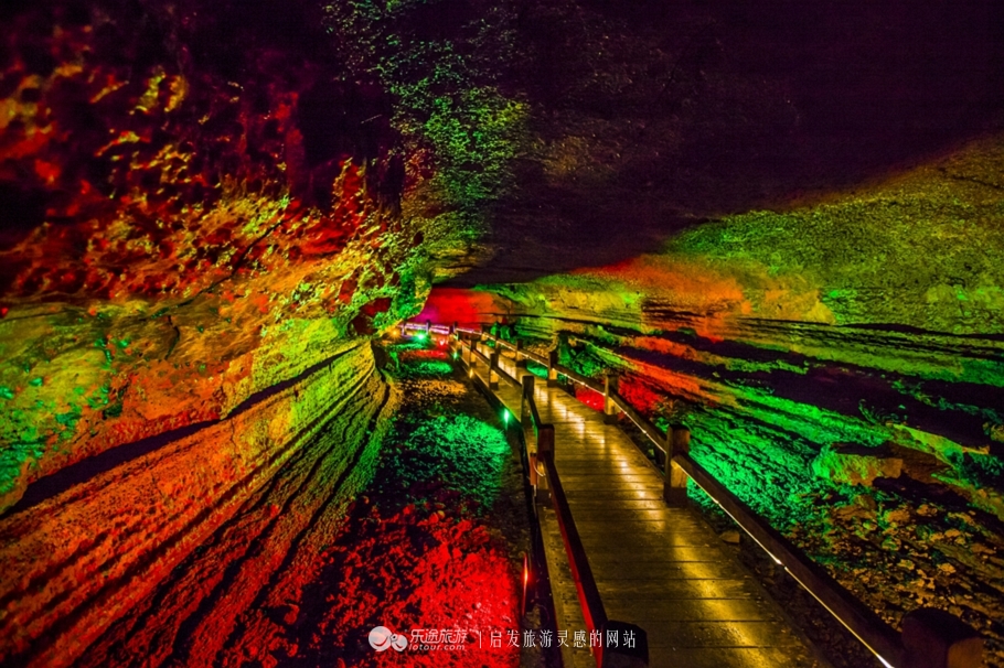 火山口探秘完整视频,镜泊湖火山口免费景点