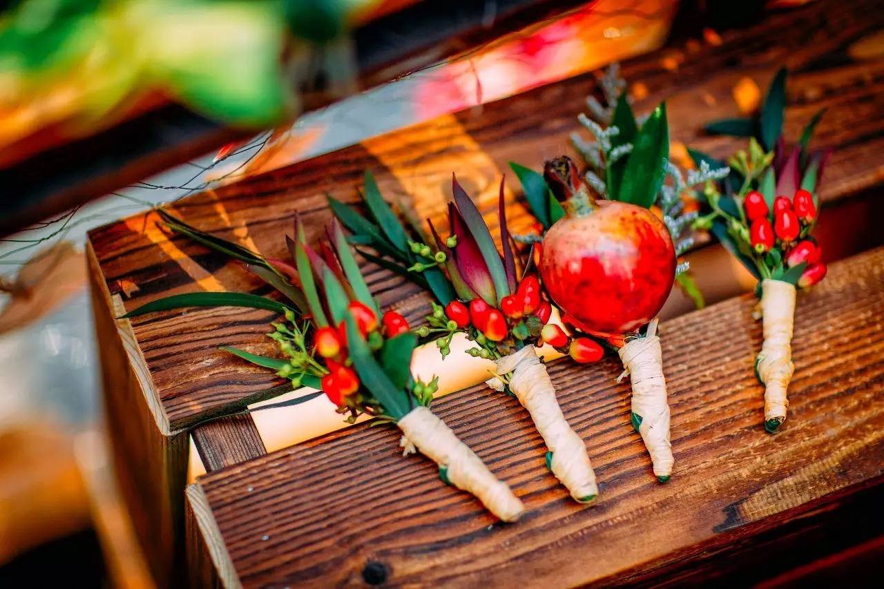 庭院婚礼中式红色系,红蓝撞色庭院中式婚礼