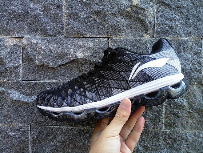 李宁弧型跑鞋,李宁跑鞋大绝影测评