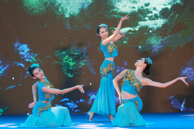 难说再见抖音版原唱,难说再见完整版mv