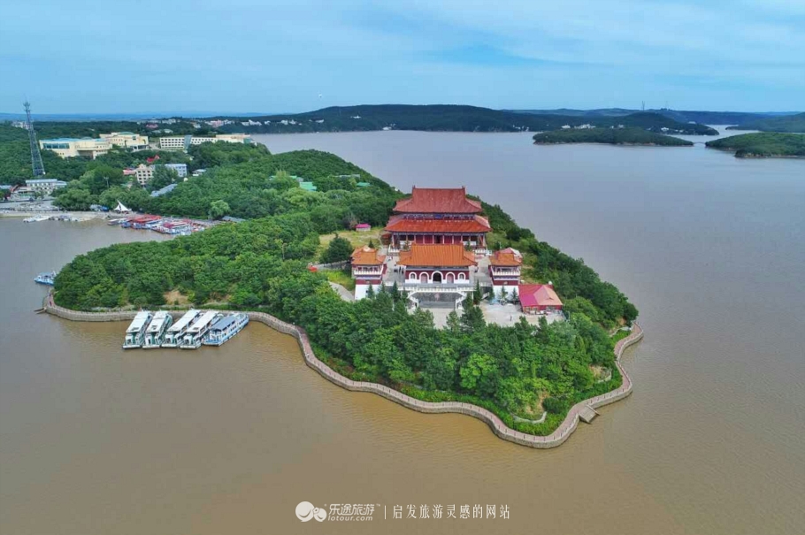镜泊湖火山口免费景点,探秘火山