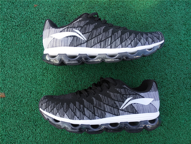 李宁跑鞋大绝影测评,李宁如影随形