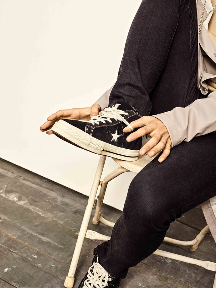 穿腻了小白鞋可以这样来改造,穿腻了小白鞋的话