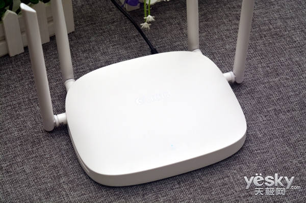ac1350双频无线路由器评测,jcgax1800m路由器测评