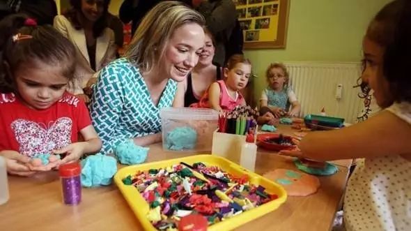 国外的教师节是什么样的,各个国家的教师节的特色