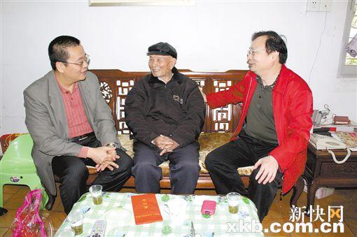 爬行当讲解员“进驻”KTV做义工人生有了新起点（2）