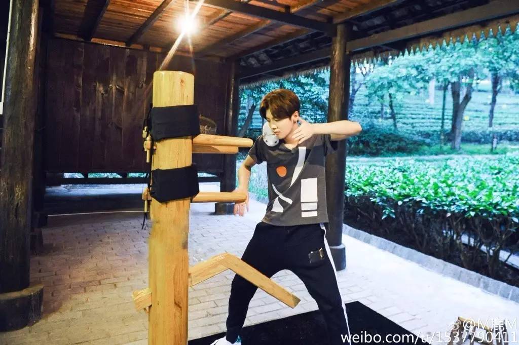 李易峰和王俊凯站一起,李易峰vs王俊凯