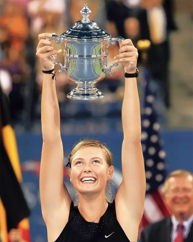 tiffany品牌创始人,tiffany上马奖杯