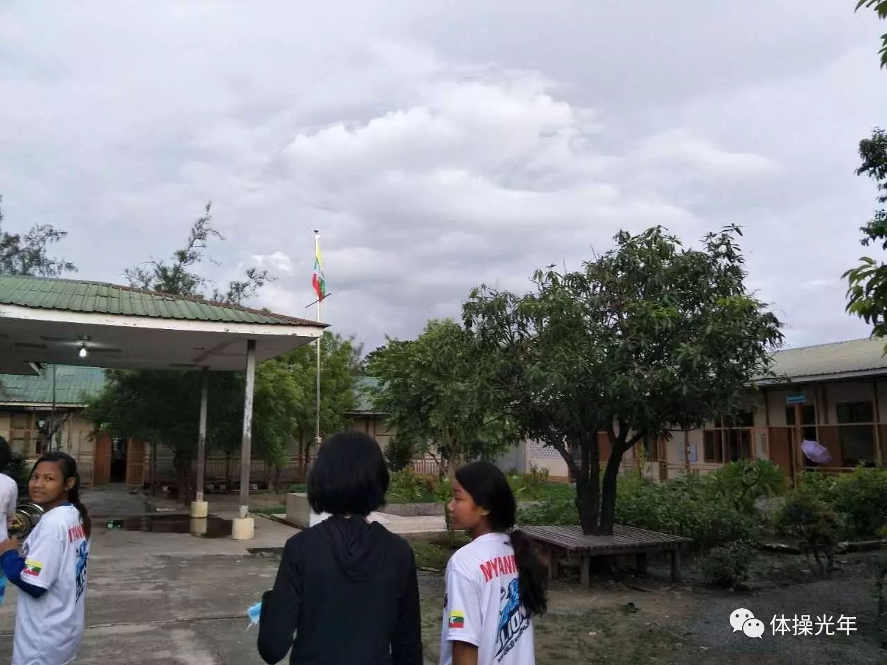 光年独家｜吕雅雯：在缅甸教体操的中国姑娘