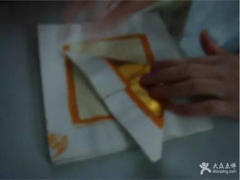 黄纸手工折纸菠萝元宝,中秋节元宝折纸的教程简单又漂亮