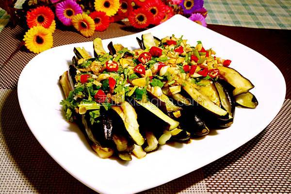 生拌茄子丝,生拌茄子和青椒的独特做法