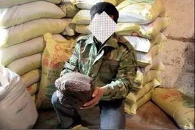 肥料结块是起反应吗,肥料结块用什么敲快