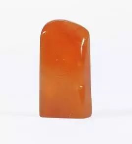 田黄石现在的价位是多少钱一克,田黄石是杂项吗