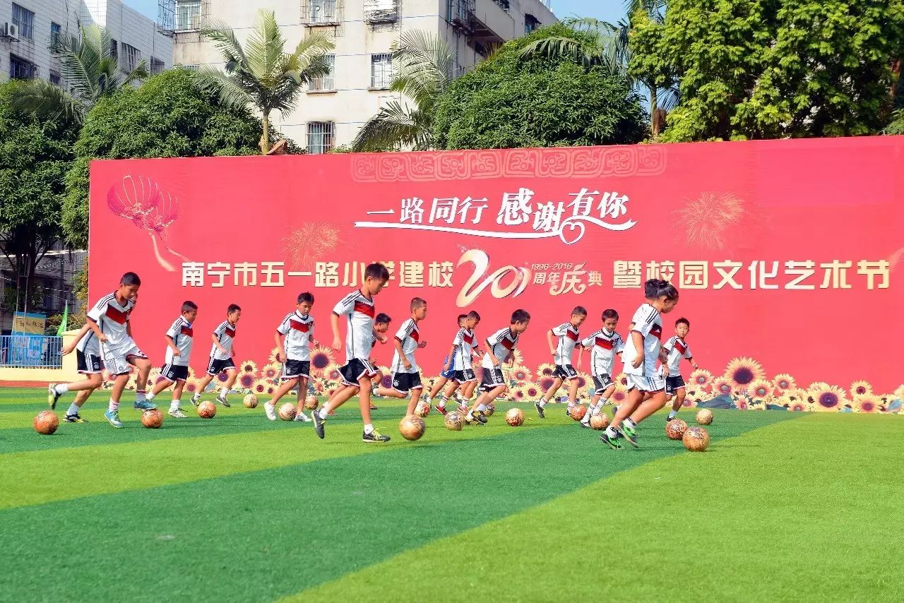 向辛勤工作的园丁致敬,辛勤的园丁暖心诗句