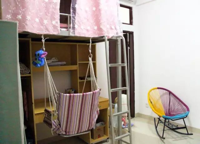 看看别人家的好宿舍，电梯房免费住，衣食住行样样有！