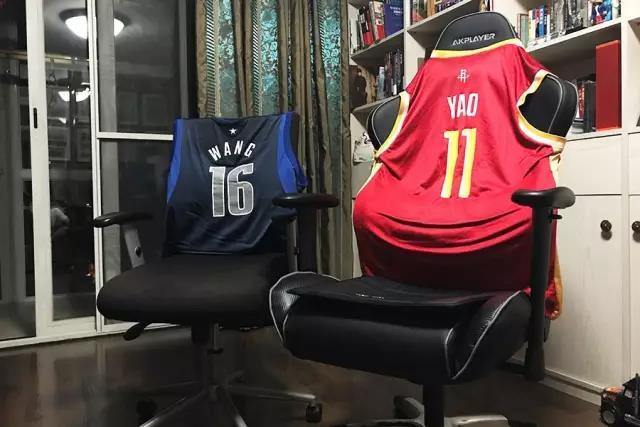 杨毅送球衣,杨毅最新发布消息