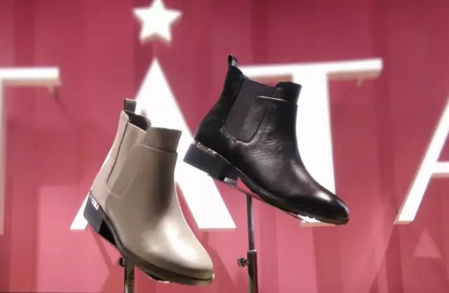 花一件钱买三件衣服,花一件的钱拿两件