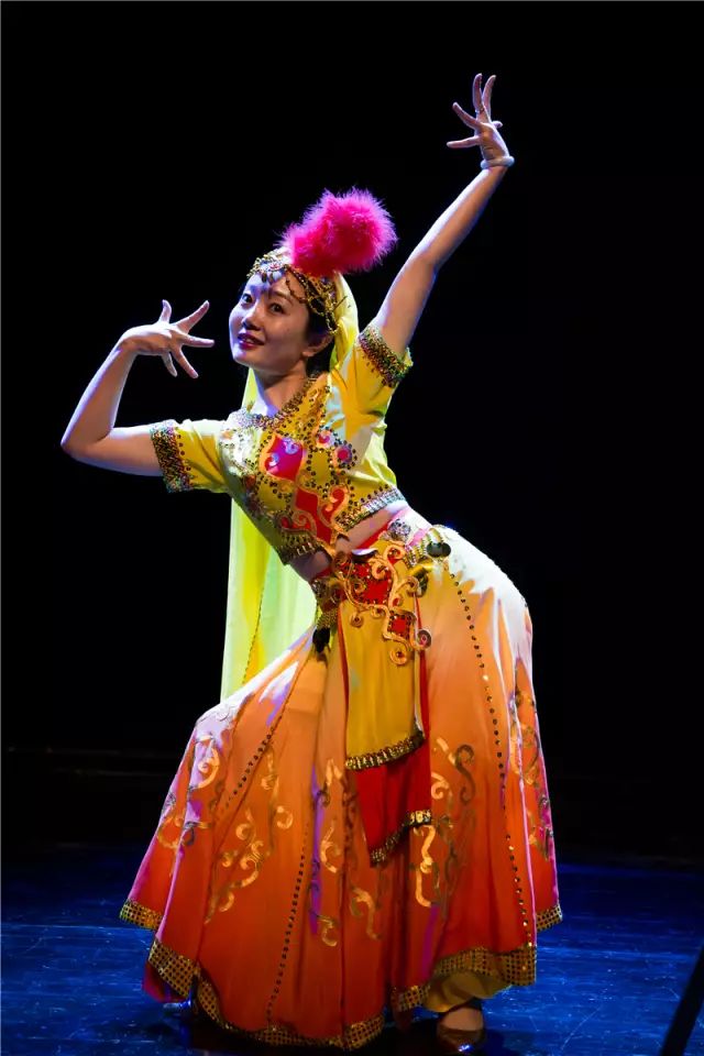 姝岃垶鑹烘湳涓績,姝岃垶涓績