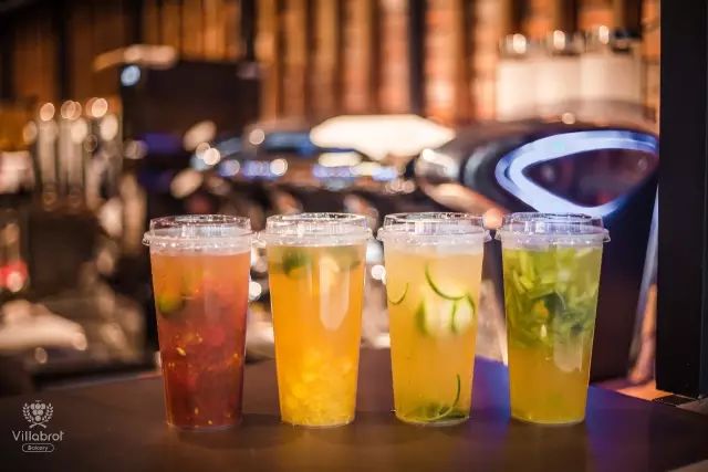 分分钟扫空，南京必吃网红酵母面包店终于盼来啦~足足70+种，雷神巧克力盐之花……杭州人又有口福了