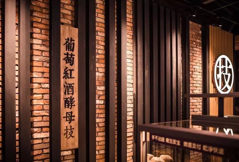 分分钟扫空，南京必吃网红酵母面包店终于盼来啦~足足70+种，雷神巧克力盐之花……杭州人又有口福了