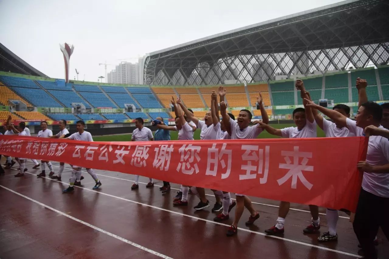 我们这五年诗朗诵,我们这五年剧情介绍