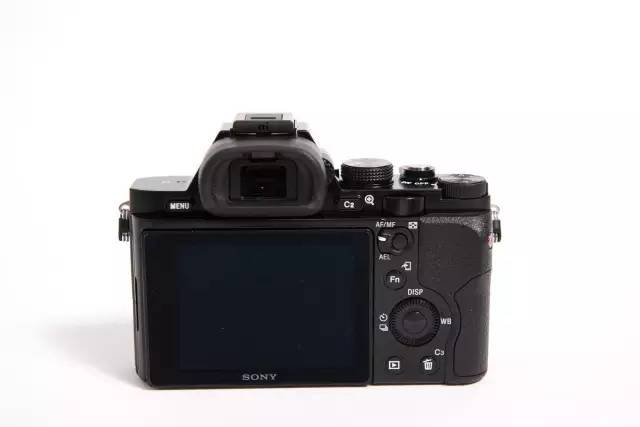 单反微单哪个更容易上手,单反和微单哪个更耐用