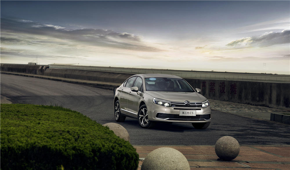 雪铁龙c5天逸1.6t试驾视频,2020款雪铁龙c5aircross试驾