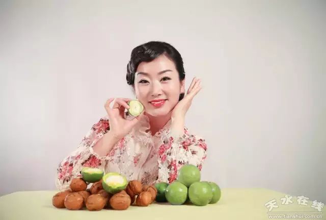 天水市委常委、副市长李晓东:我家门前清水流,漫山遍野鲜核桃!