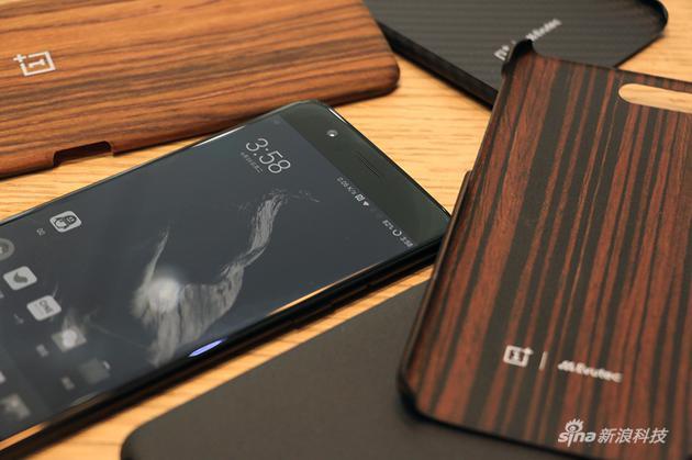 一加5顶配多少钱,1499元一加5手机