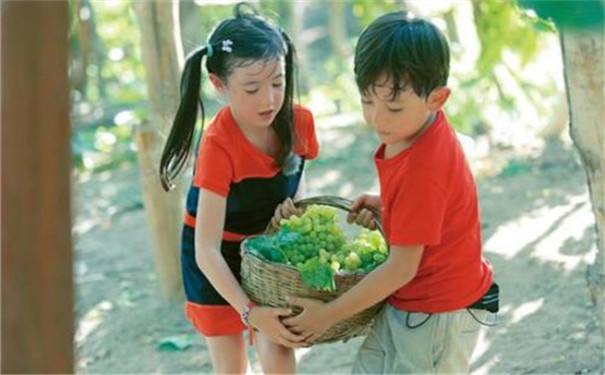 宝宝哭闹妈妈控制不了情绪怎么办,孩子总哭闹怎么哄