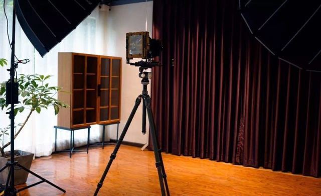 没有数码、不用PS，这间照相馆里的每一记快门，都是凝固的时光