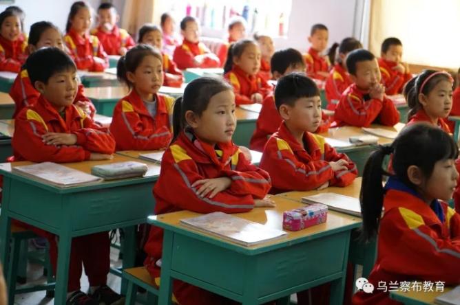 乌兰察布市2017年下半年学校管理流动现场会在丰镇市拉开帷幕