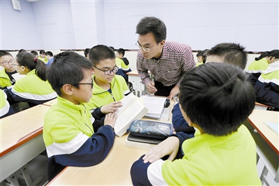 潮平两岸阔风好正扬帆——记打造幸福文化砥砺前行的淮滨县实验学校