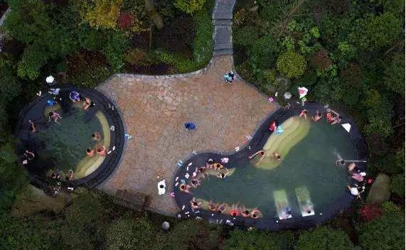 好冷，温泉泡起！这几个水优景美的“汤池子”距成都市区都不远哦~