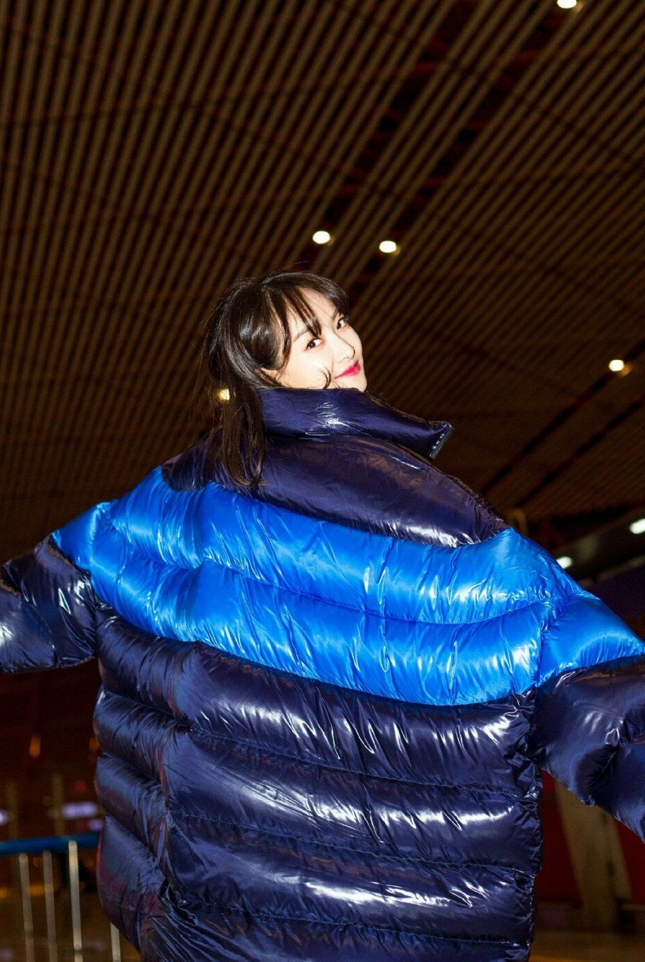 鏄庢槦绌挎惌鏃跺皻楂樼骇鎰熺窘缁掓湇,鏄庢槦绌挎惌缇界粧鏈嶆椂灏氶珮绾ф劅