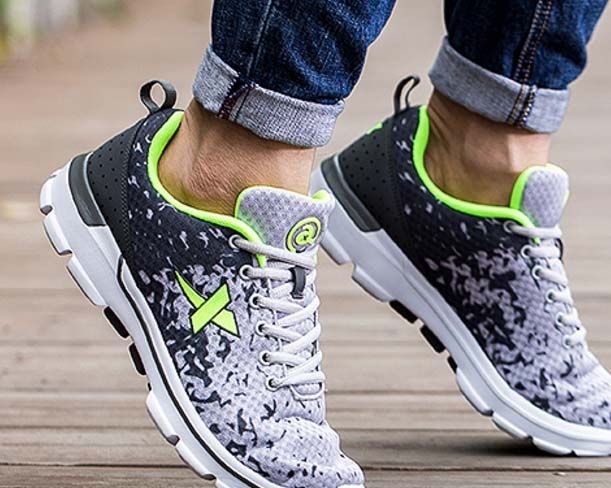 贝壳头运动鞋鞋面压脚背怎么解决,闪击9ultralow压脚背怎么办