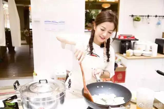 YZM再度被提及？赵薇胖成红烧肉？何炅还没结婚？