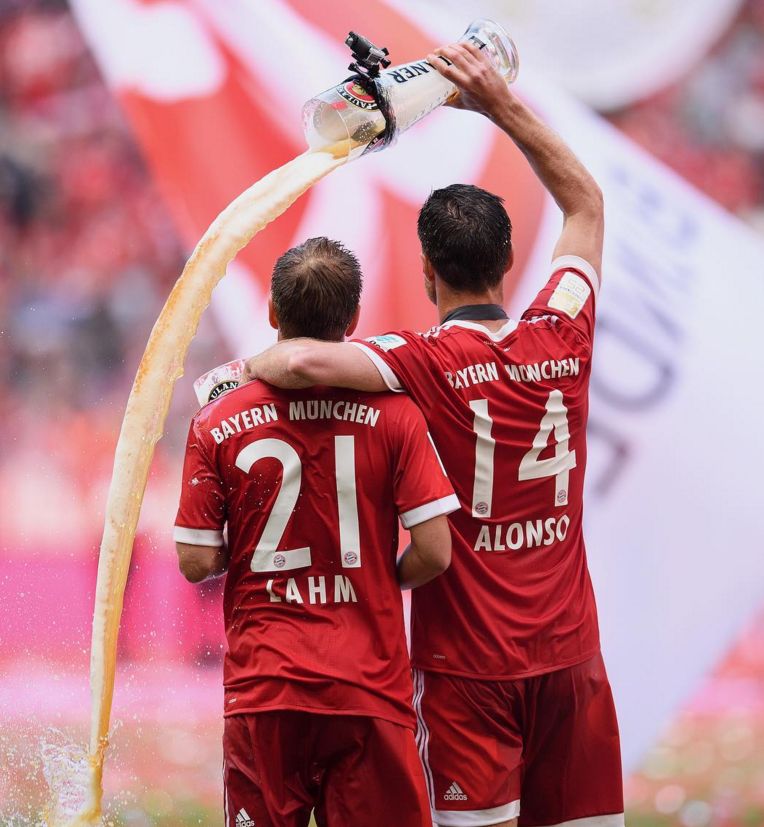 日本高中足球联赛感人视频,足球10大感人瞬间