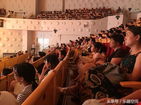 《中国梦翔声梦》——首届全国青少年古筝夏令营开幕式暨”筝味道“琴筝名家专场音乐会