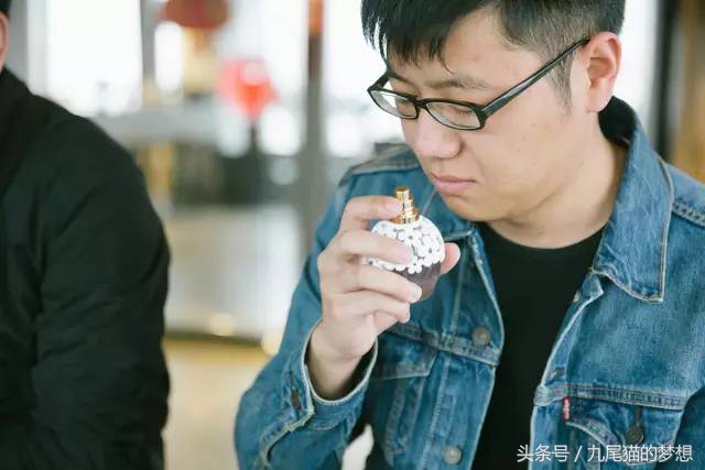 渣男味、发廊味、女老师洗澡后的味道,直男在香水面前简直疯了