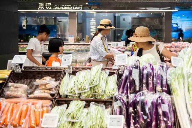 听说马云开了家作妖儿的水族馆，全城的大人都带着小孩冲过去了