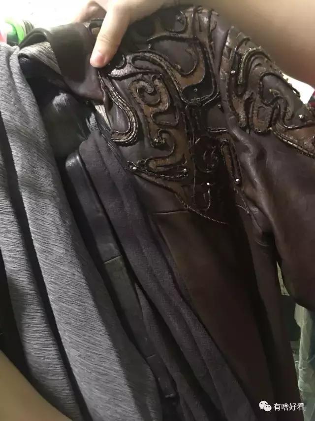 拍戏40度高温穿厚衣服,横店40度拍戏现场