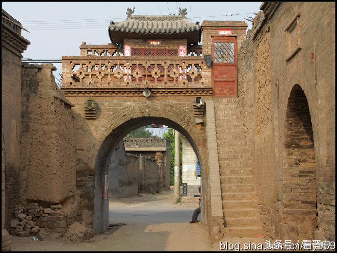 走在平遥古城的大街上,平遥的沿途风景