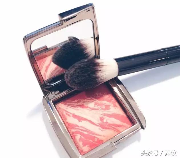 纳爱斯与雕牌的区别,纳爱斯雕牌